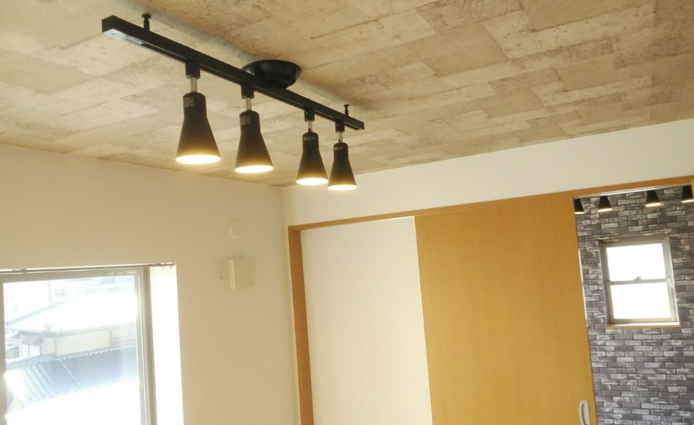 その他設備　レール照明付