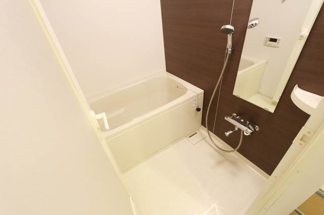 バス・シャワールーム　※１１０５号室の写真です