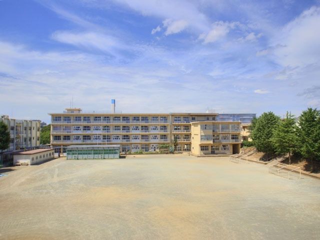 小学校　宮崎小学校（小学校）まで350m