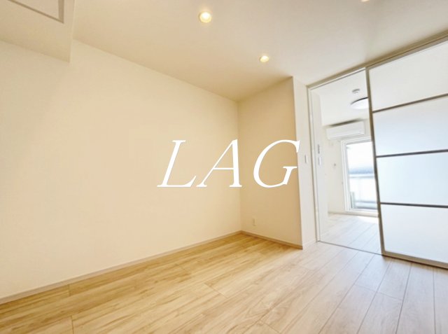 居室・リビング　洋室のお部屋です。（同仕様です。）