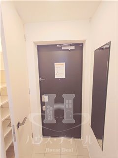 玄関　収納もある玄関です