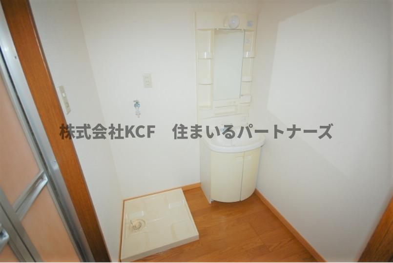 洗面設備　スペースが確保できる洗面所です