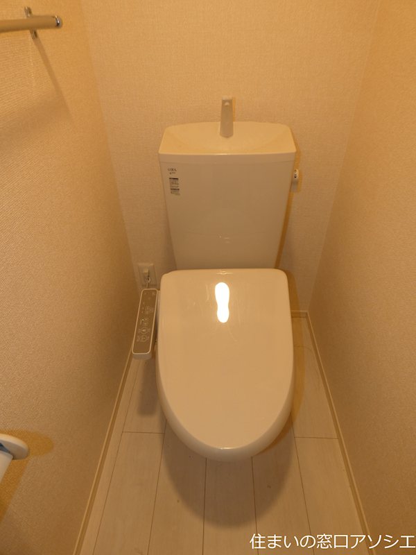 トイレ　ウォシュレット便座