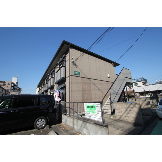 建物外観　敷地内にゴミ置き場があります♪