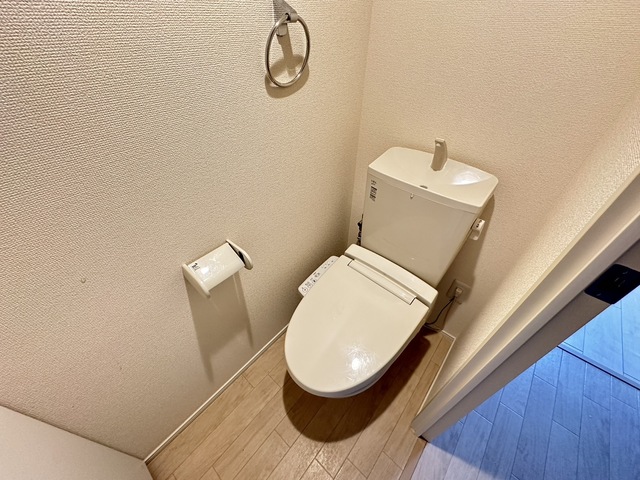 トイレ　同施工会社参考写真です