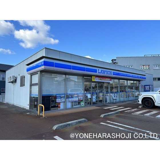 コンビニ　ローソン小矢部石動町店（コンビニ）まで216m
