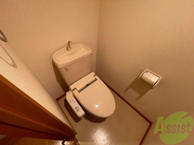 トイレ　トイレはシンプルかつオーソドックスですが清潔感があります。