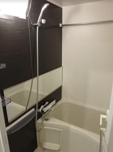 バス・シャワールーム　※同タイプの別のお部屋です。
