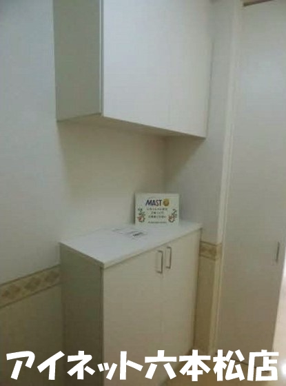 玄関　靴の収納もお任せください。