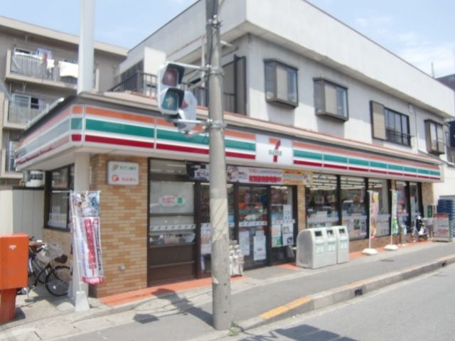 コンビニ　セブンイレブン市川本塩店（コンビニ）まで134m