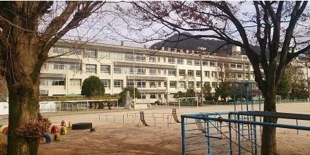 小学校　可部小学校（小学校）まで1100m
