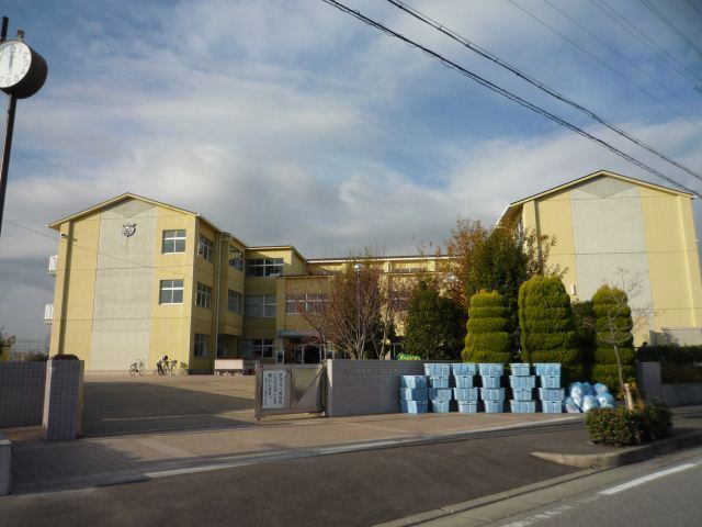 小学校　岡崎市立六ツ美西部小学校（小学校）まで1581m