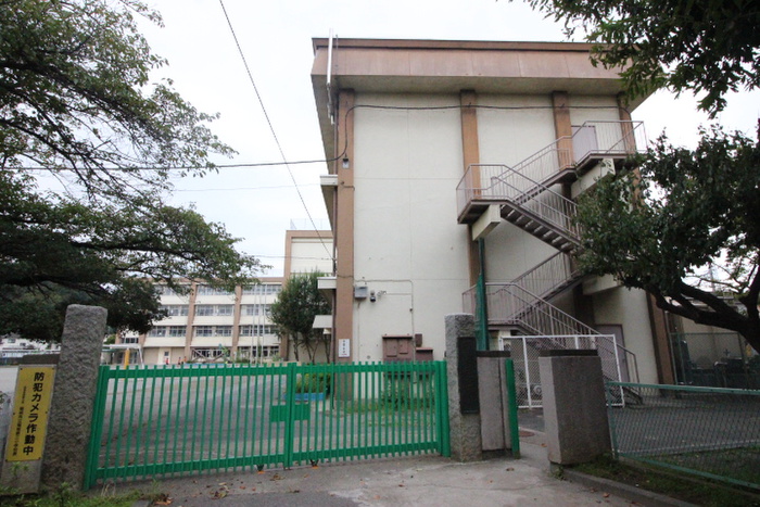 小学校　稲城第三小学校（小学校）まで900m