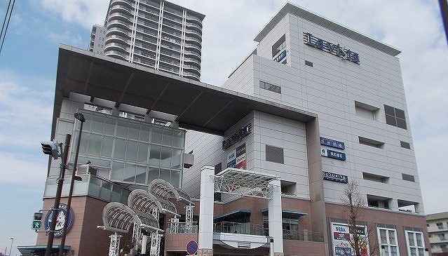 ショッピングセンター　らびすた新杉田（ショッピングセンター）まで806m