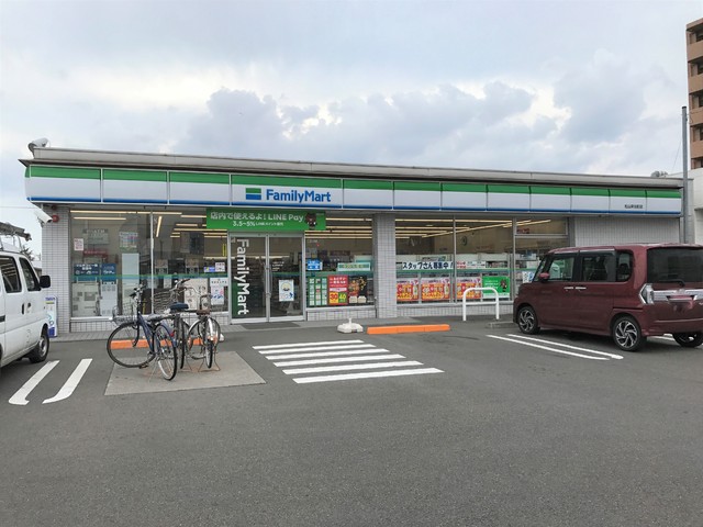 コンビニ　ファミリーマート松山来住町店（コンビニ）まで115m