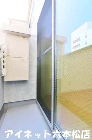 バルコニー　バルコニーも広々です。