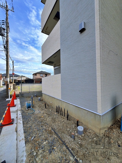 その他共有部分　外観（建設中）