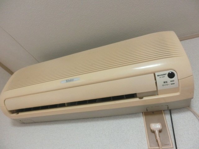その他設備　快適な生活に欠かせないエアコン。 （※内装前）