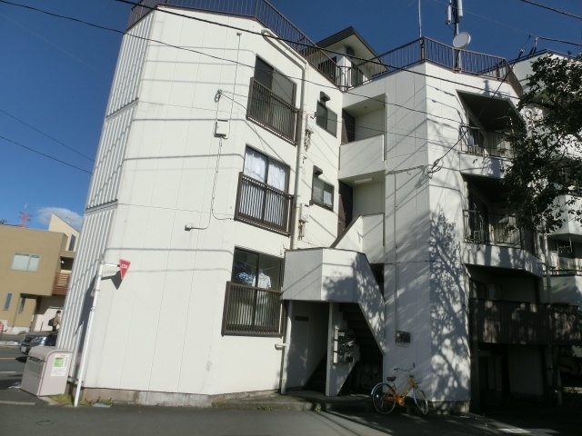 建物外観　サンフローレ、国分寺市内藤１丁目