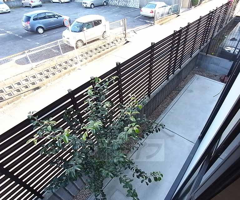 バルコニー　採光の取れるバルコニーですね