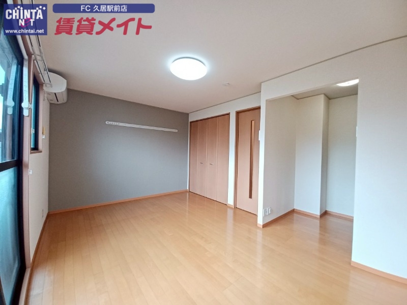居室・リビング　同型参考写真