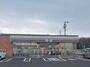 コンビニ　セブンイレブン彦根八坂町店（コンビニ）まで232m