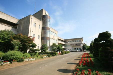 中学校　龍ケ崎市立長山中学校（中学校）まで1072m