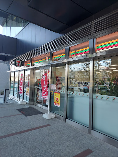 コンビニ　セブンイレブン ナカノサウステラ店（コンビニ）まで561m