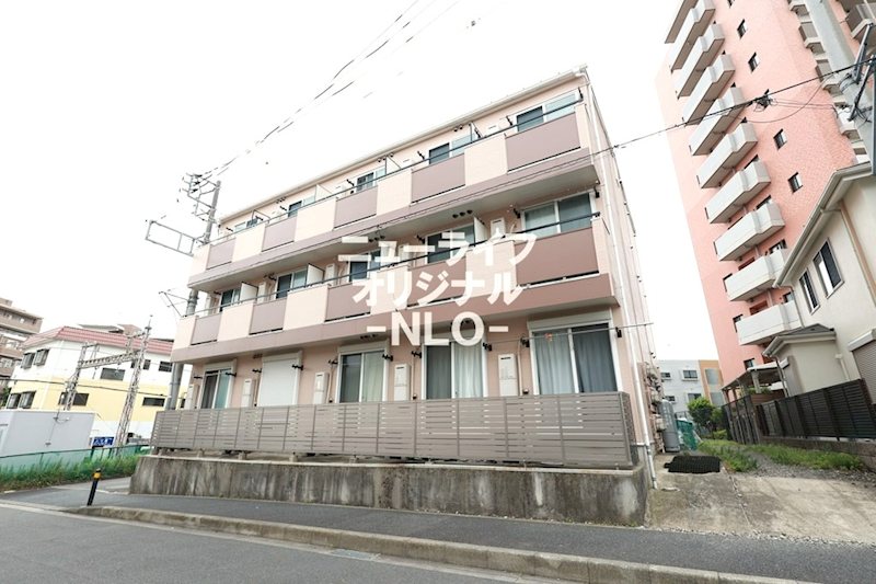 建物外観　☆愛甲石田駅徒歩7分！3階建て賃貸アパート☆