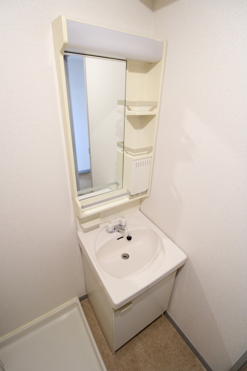 洗面設備　＊同物件、別部屋になります。