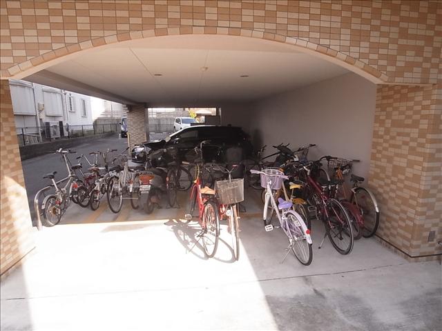 駐車場　駐輪場