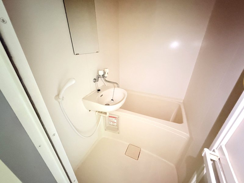 バス・シャワールーム　※他号室参考写真