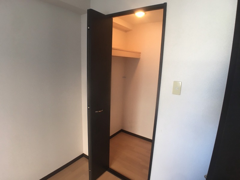 収納　寝室の収納です。部屋がすっきり片付きます。