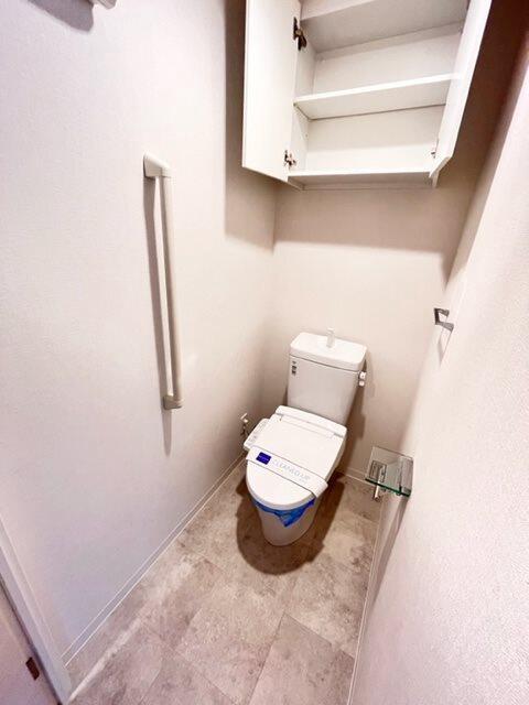 トイレ　洗濯機置き場