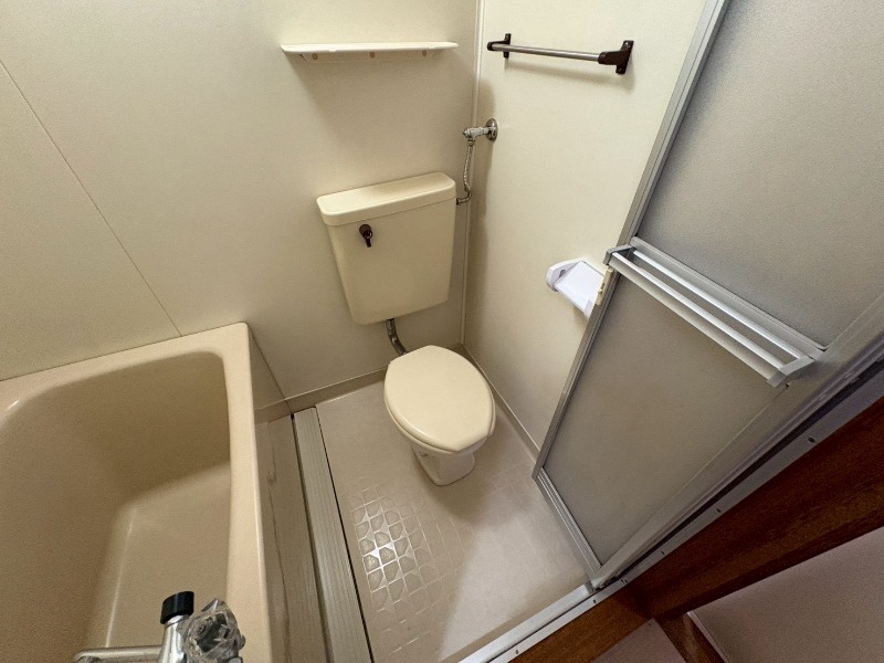 トイレ　こちらはトイレです。清潔感があり、安心して使用できます。