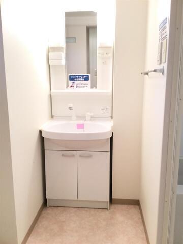 ＪＲ日豊本線 宮崎駅 バス乗車時間：15分 最寄りバス停で下車 徒歩6分 4階建 築15年の内装写真