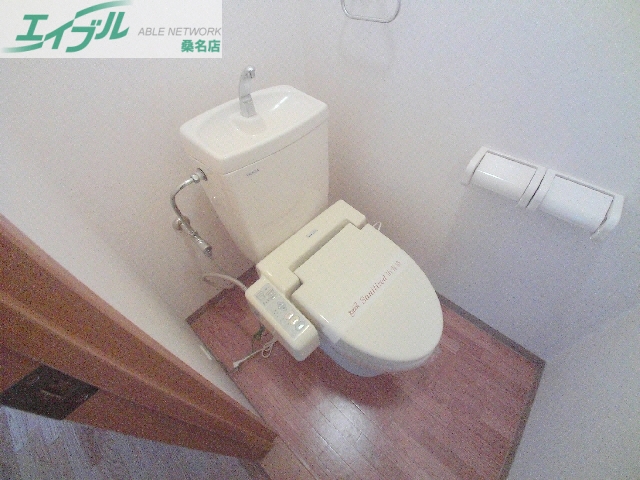 トイレ　同型参考写真