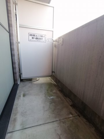 バルコニー　外からの目が気にならないバルコニーで洗濯物が干せます