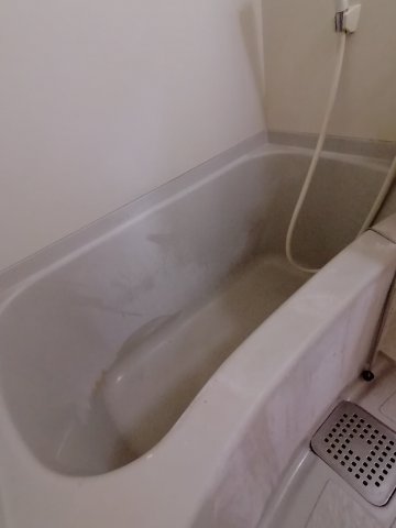 バス・シャワールーム　コンパクトで使いやすいお風呂です