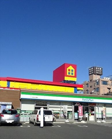 コンビニ　ファミリーマート（コンビニ）まで439m