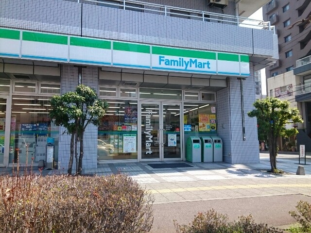 コンビニ　ファミリーマート高崎駅東口店（コンビニ）まで1100m