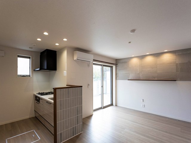キッチン　※室内写真は同一マンション別室につき参考イメージです。