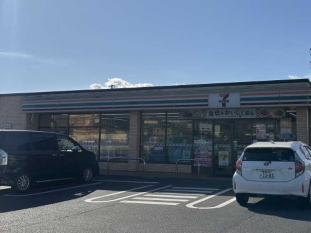 コンビニ　セブンイレブン 豊田市鴻ノ巣町店（コンビニ）まで301m