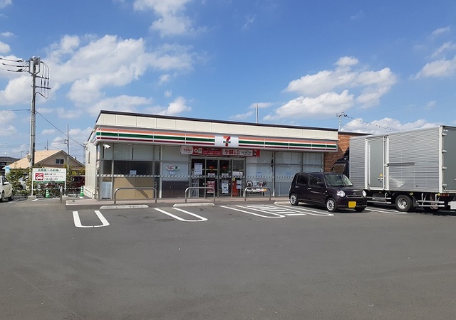 コンビニ　セブン　埼玉スタジアム北店（コンビニ）まで220m