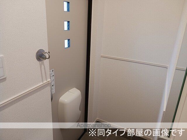 ミニョン フロル Aの玄関写真