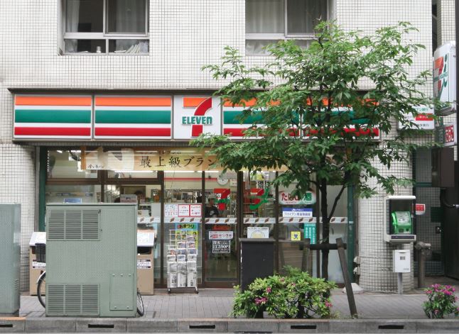 コンビニ　セブンイレブン 武蔵小金井本町2丁目店（コンビニ）まで125m