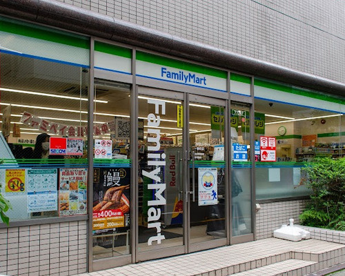 コンビニ　ファミリーマート一番町店（コンビニ）まで7m
