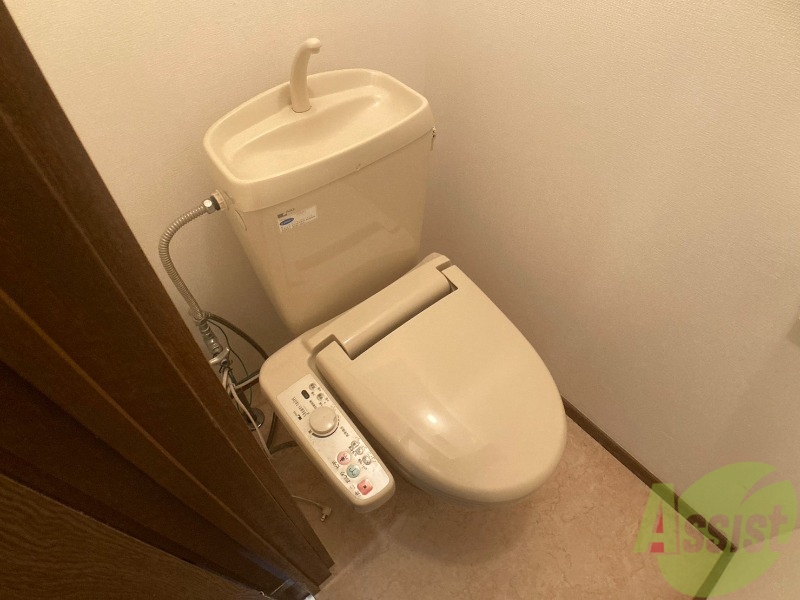 トイレ　こちらはトイレです。清潔感があり、安心して使用できます。