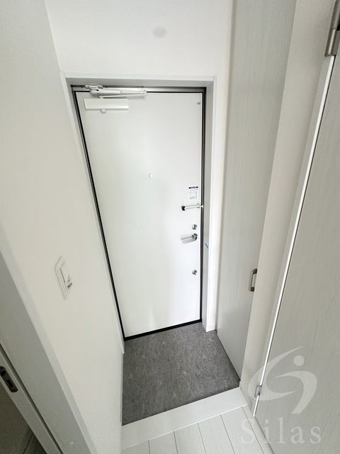フィアスコート白鷺駅前の玄関写真