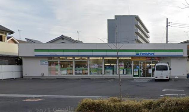 コンビニ　ファミリーマート吉川平沼一丁目店（コンビニ）まで194m